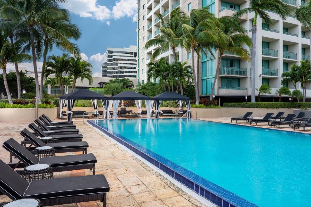 The Ritz-Carlton Coconut Grove, Miami Hotel Exterior photo